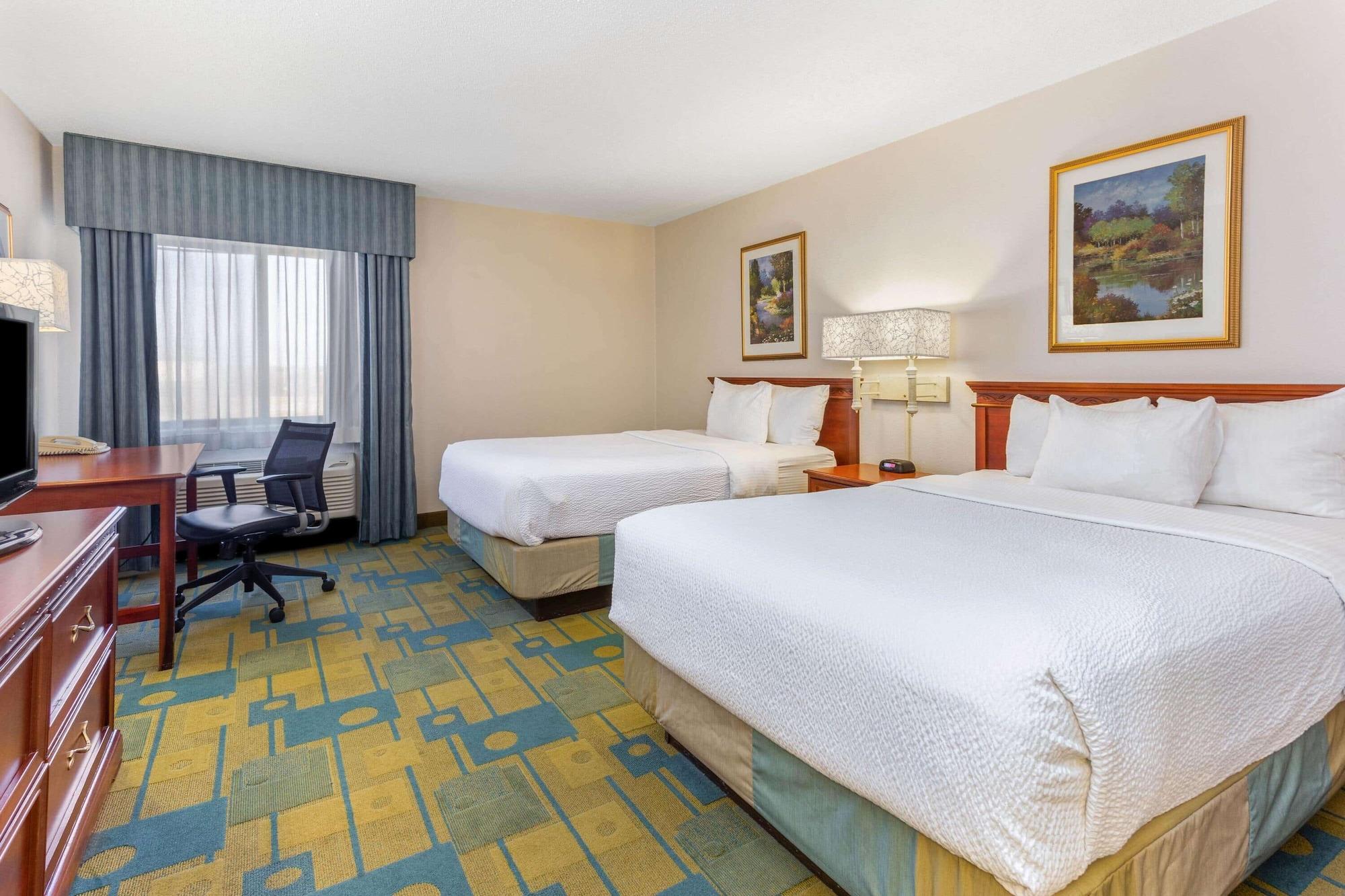 La Quinta By Wyndham Chicago Gurnee Hotel Bagian luar foto