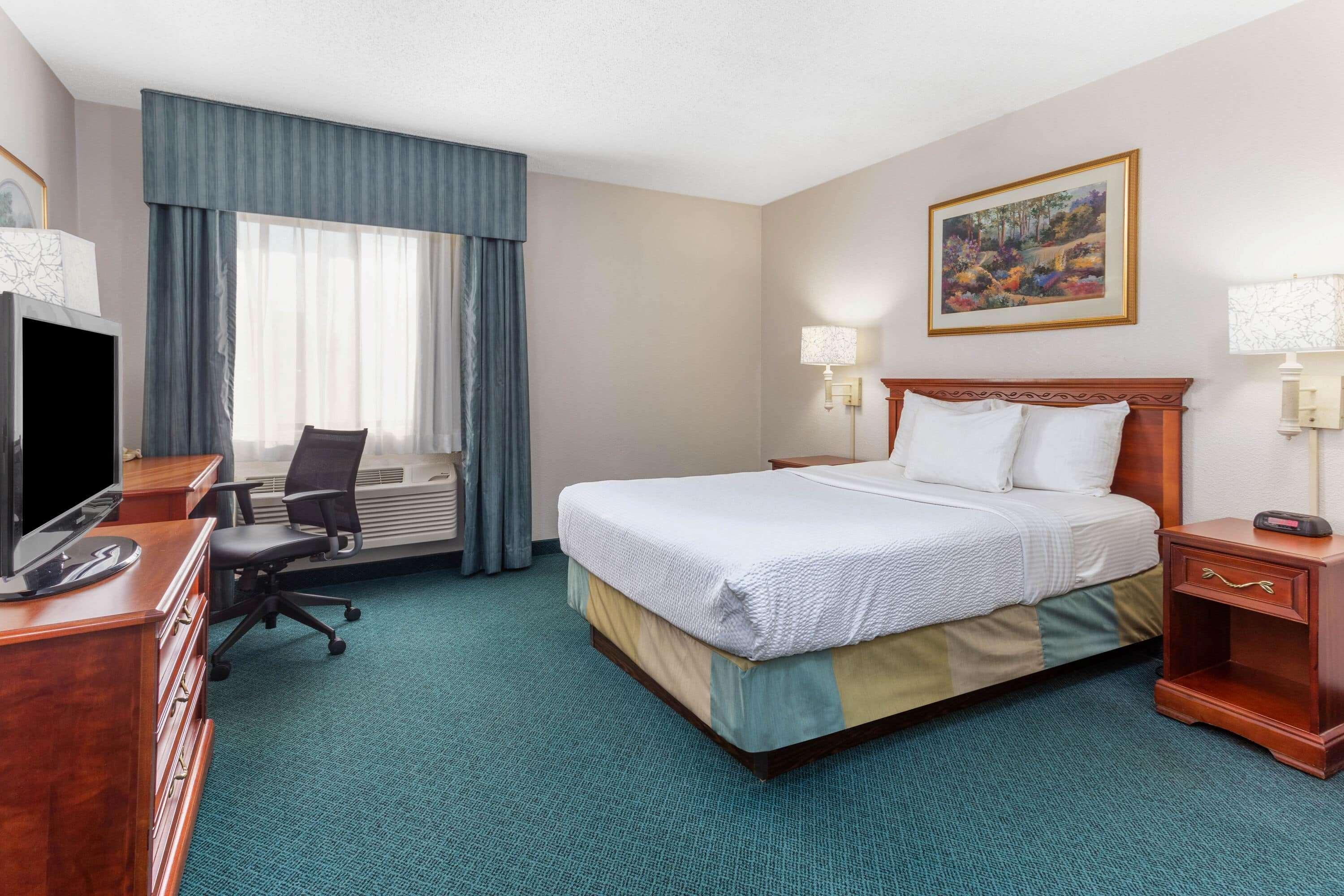 La Quinta By Wyndham Chicago Gurnee Hotel Bagian luar foto