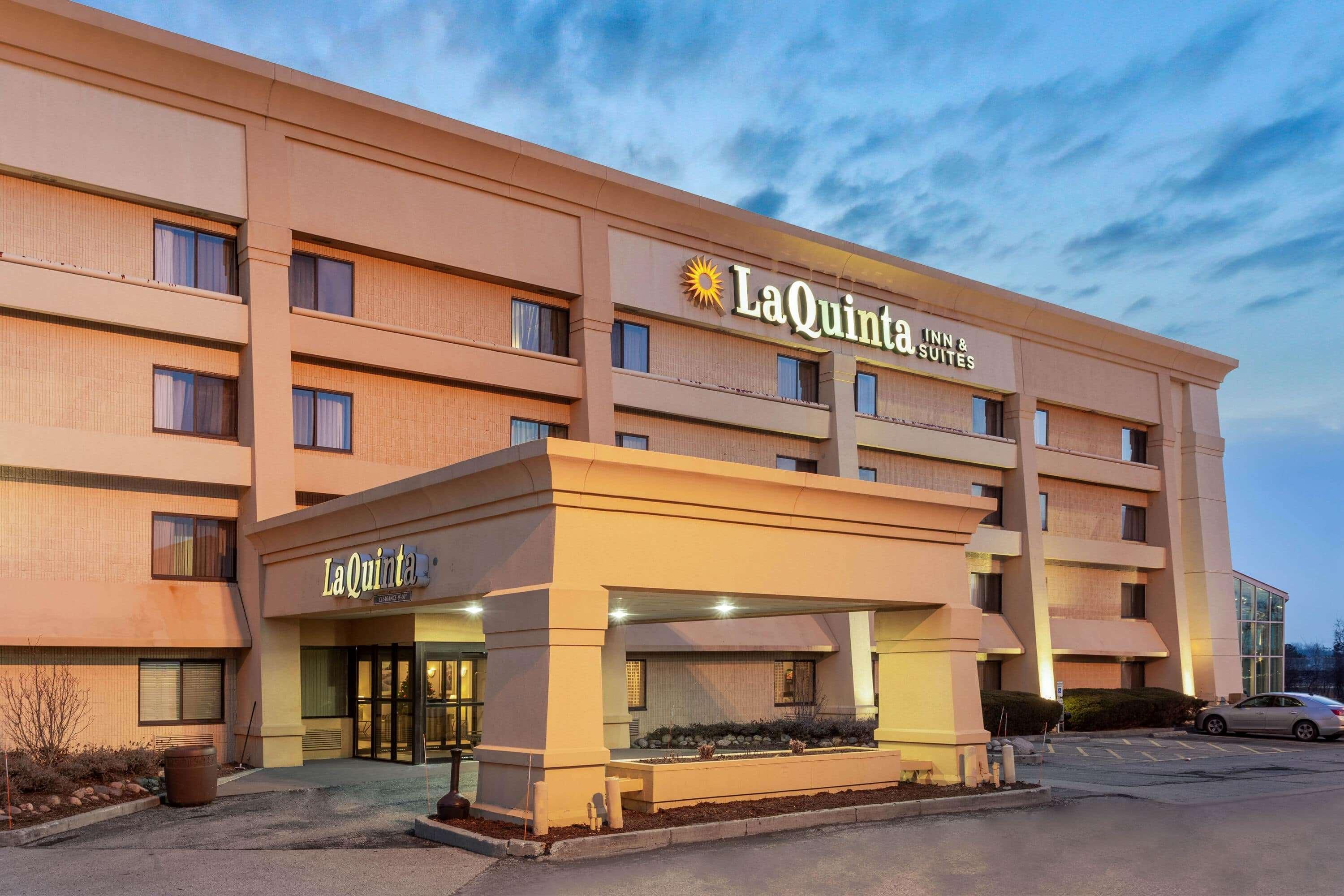 La Quinta By Wyndham Chicago Gurnee Hotel Bagian luar foto