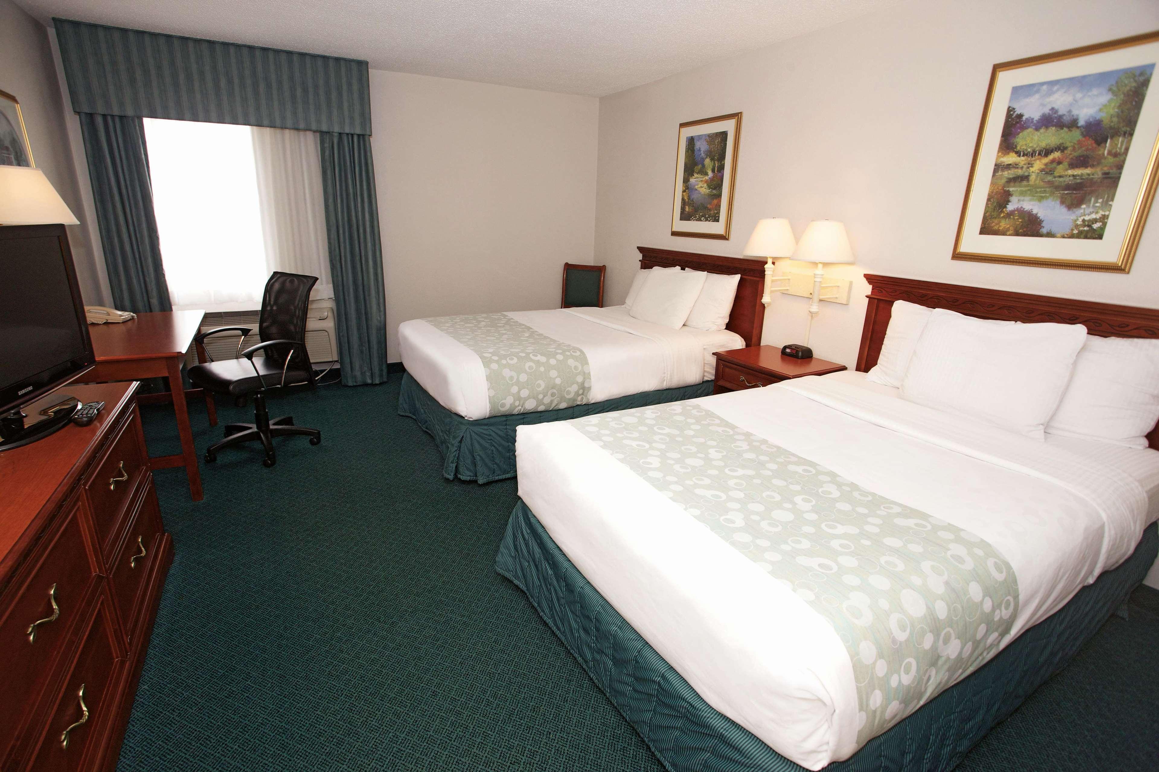 La Quinta By Wyndham Chicago Gurnee Hotel Bagian luar foto