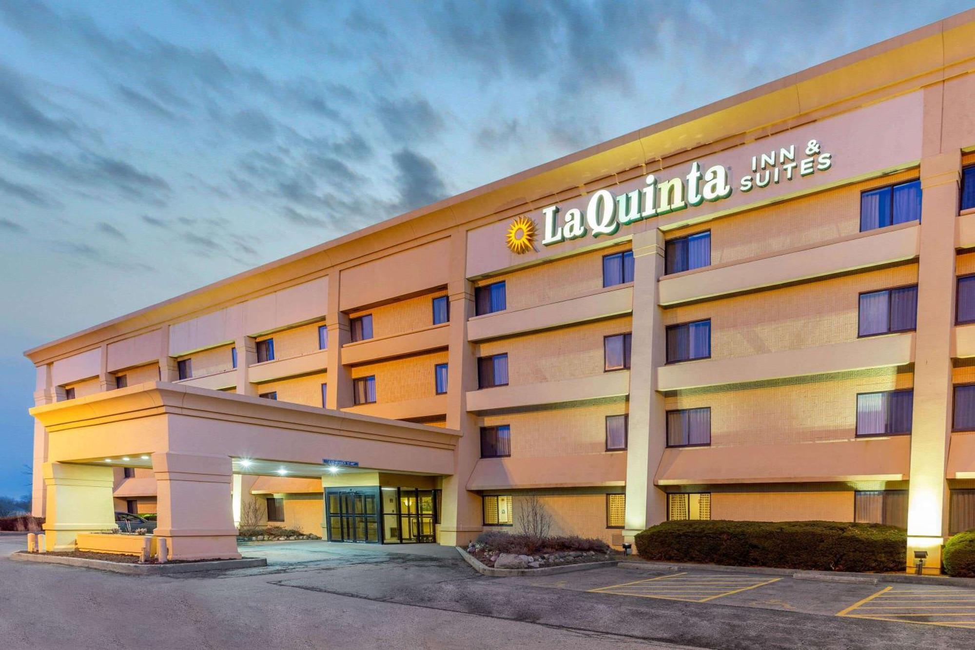 La Quinta By Wyndham Chicago Gurnee Hotel Bagian luar foto