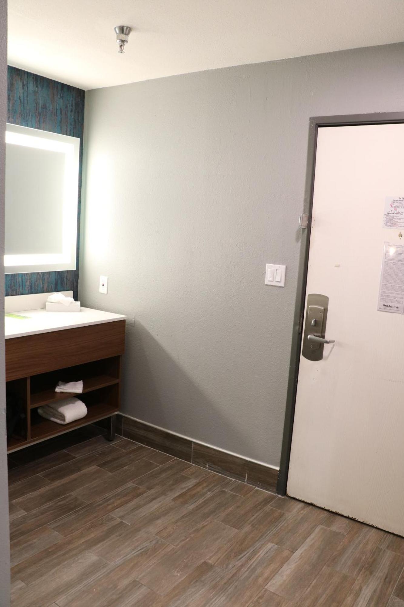 La Quinta By Wyndham Chicago Gurnee Hotel Bagian luar foto